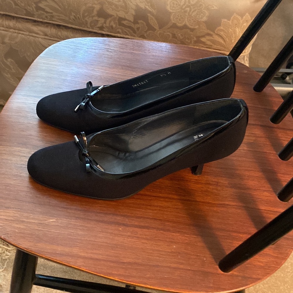Shoes - Picture 2 of 11